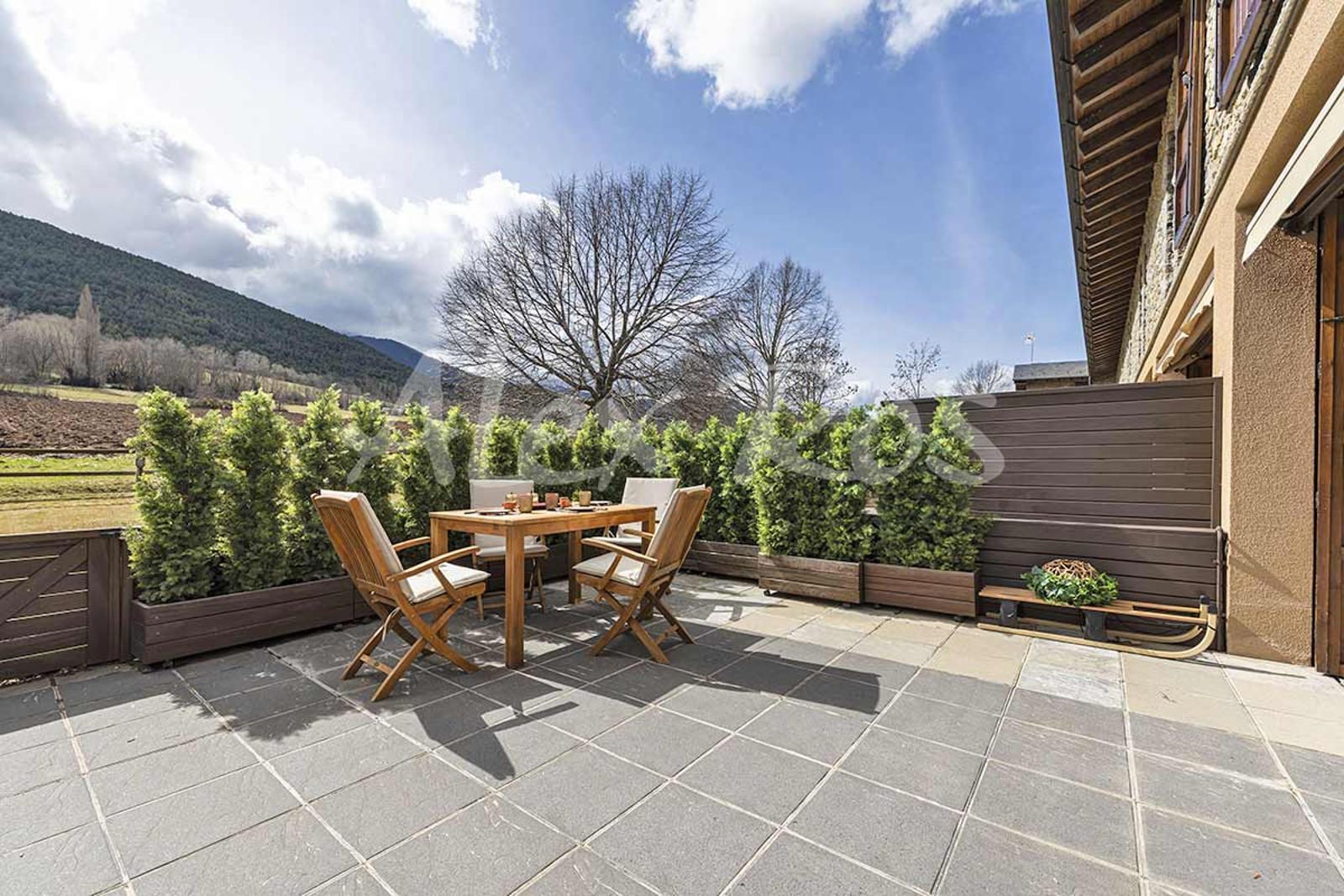 Terraza de Casa o chalet en venta en Urús con Calefacción, Jardín privado y Terraza