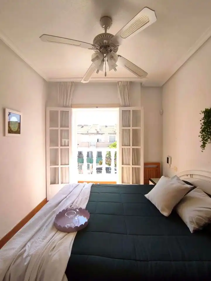 Dormitori de Casa o xalet en venda en San Pedro del Pinatar amb Aire condicionat, Jardí privat i Terrassa