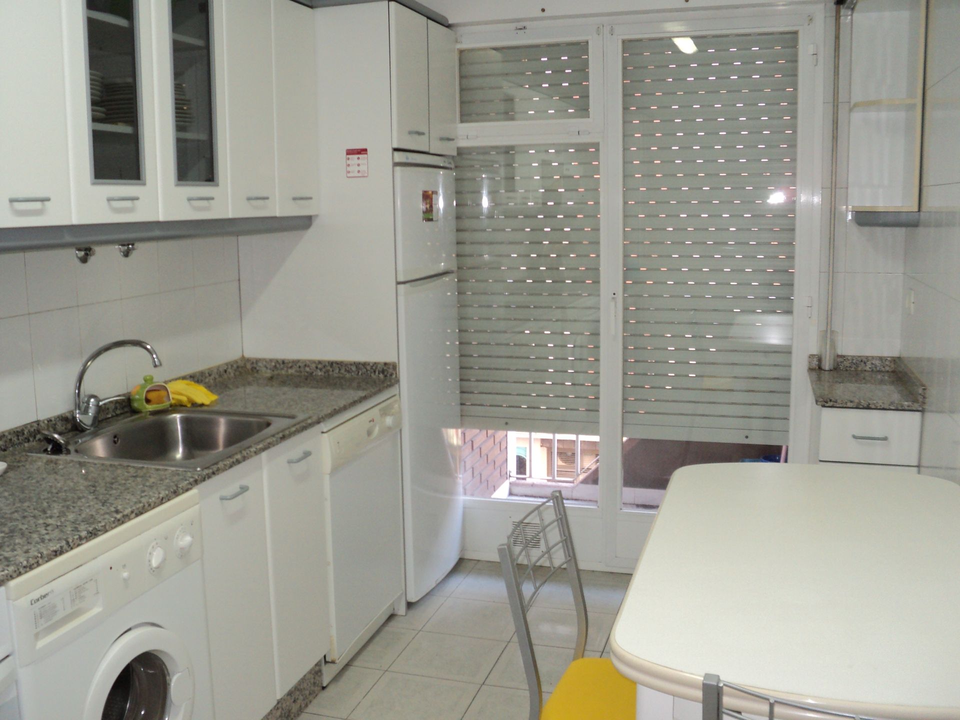 Cuina de Pis en venda en Ponferrada amb Calefacció, Parquet i Terrassa