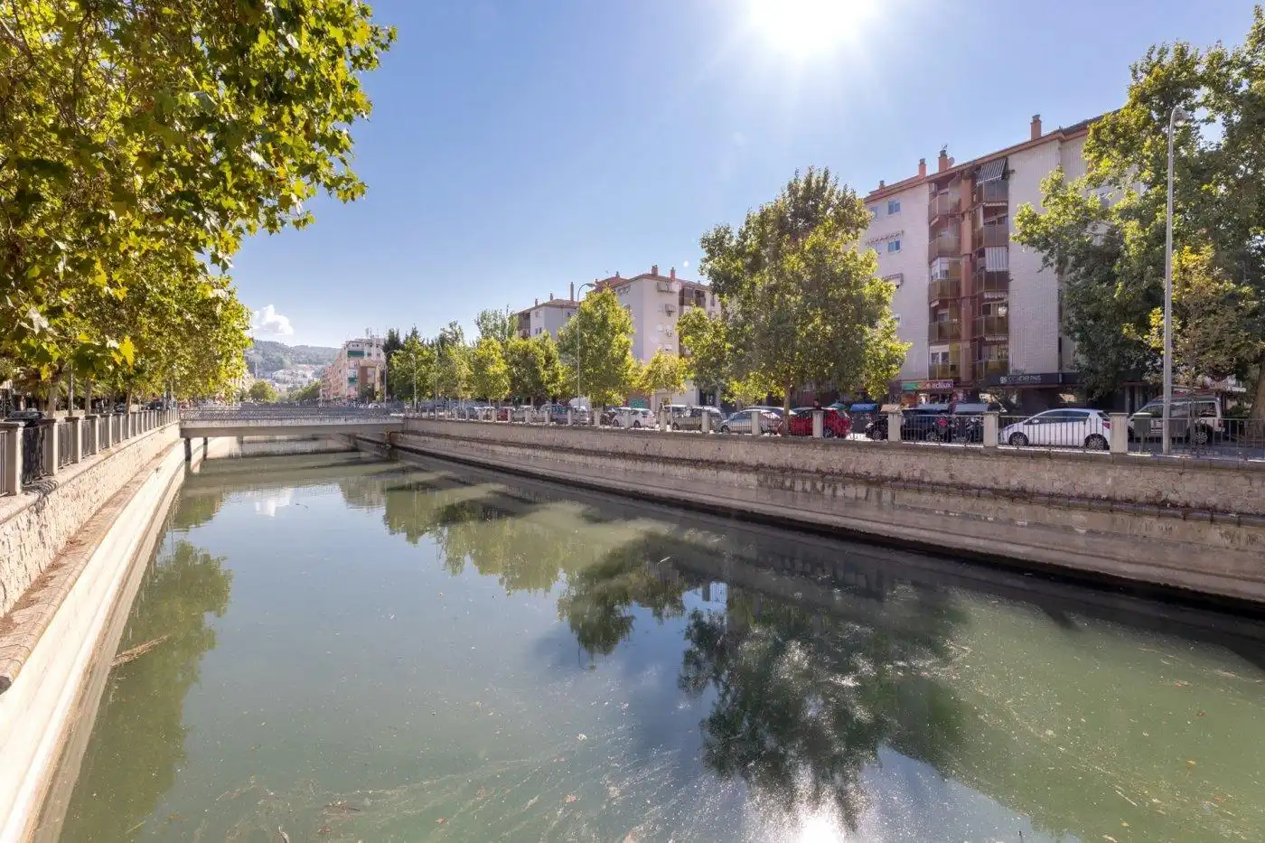 Vista exterior de Pis de lloguer en Granada amb Aire condicionat i Balcó