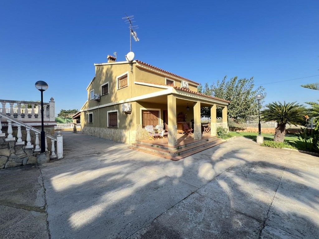 Exterior view of House or chalet for sale in Alzira  with Air Conditioner and Terrace