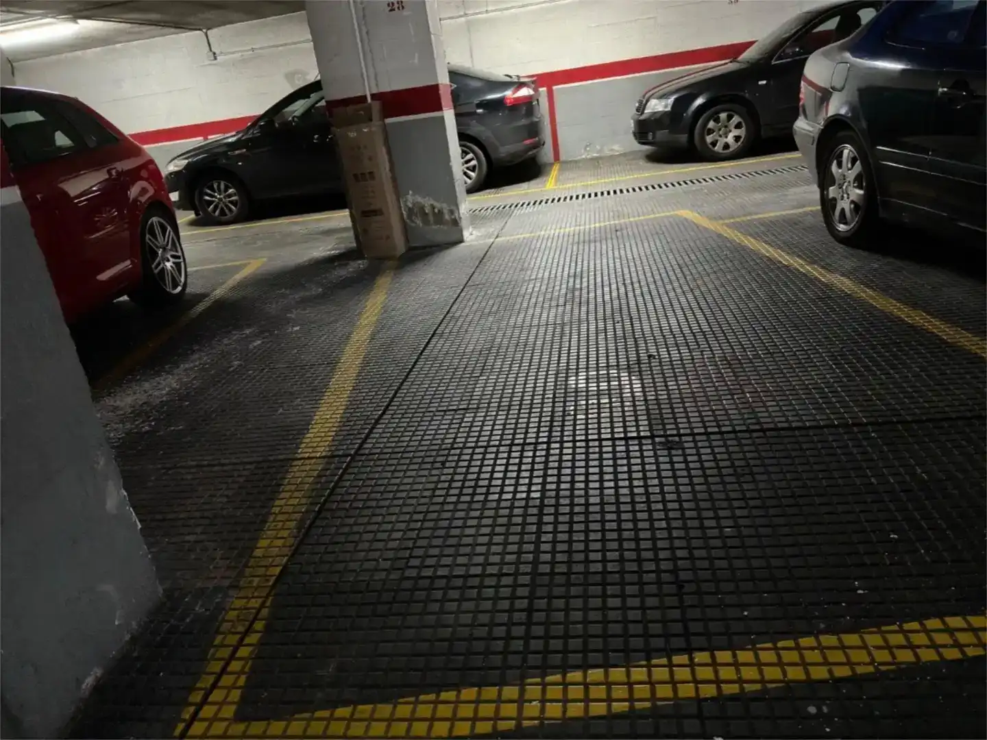 Aparcament de Pis en venda en Ourense Capital  amb Aire condicionat i Balcó