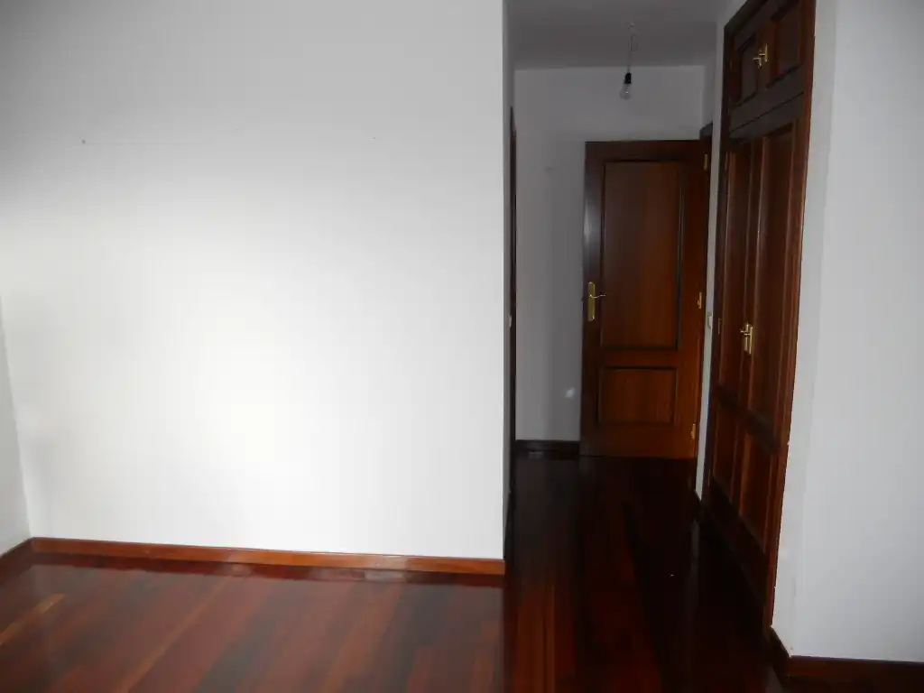 Piso de alquiler en Santiago de Compostela  con Calefacción, Trastero y Horno