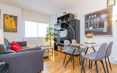 Living room of Flat to rent in  Madrid Capital  with Air Conditioner, Heating and Furnished