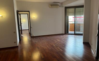 Living room of Flat for sale in  Barcelona Capital  with Air Conditioner, Terrace and Balcony