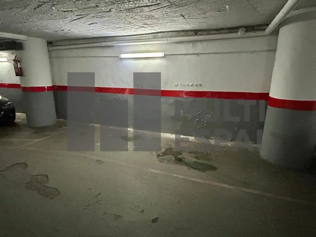 Einzelparkplatz mit Aufzug zum Verkauf in Carrer de Balmes, imagen 3