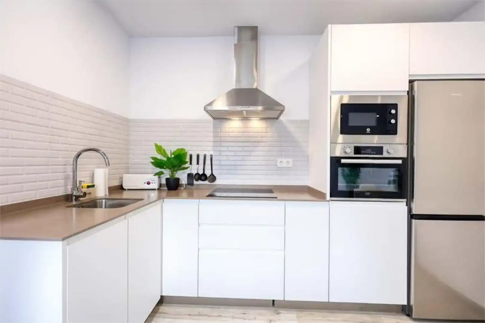 Küche von Wohnung zur Miete in Conil 