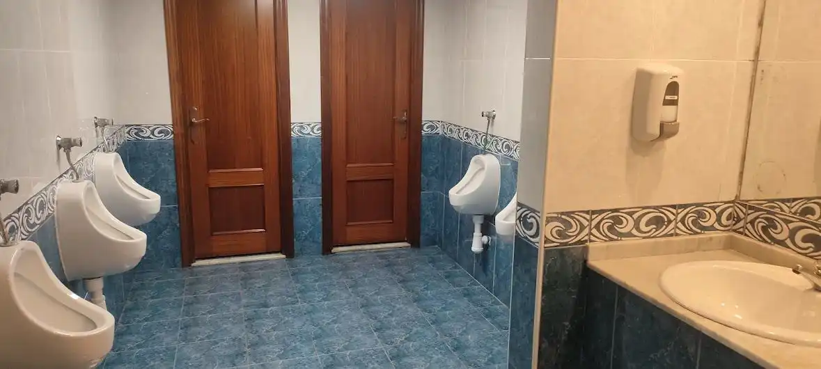 Local comercial en traspaso en MIGUEL SERVET, imagen 13
