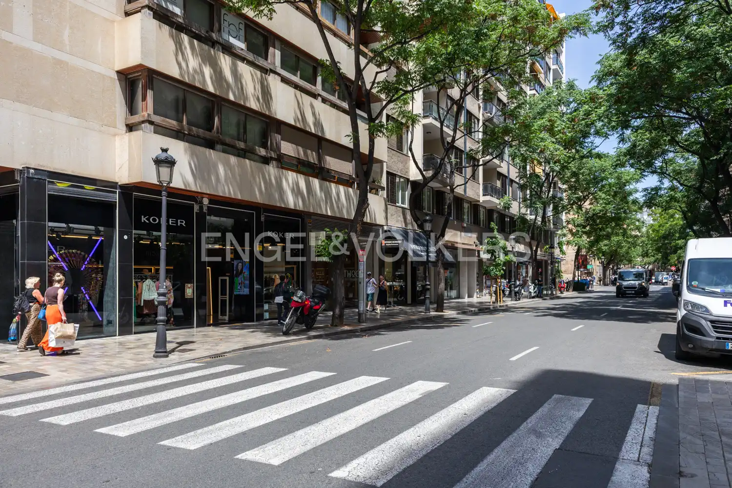 Vista exterior de Local de lloguer en Valencia amb Aire condicionat, Calefacció i Alarma
