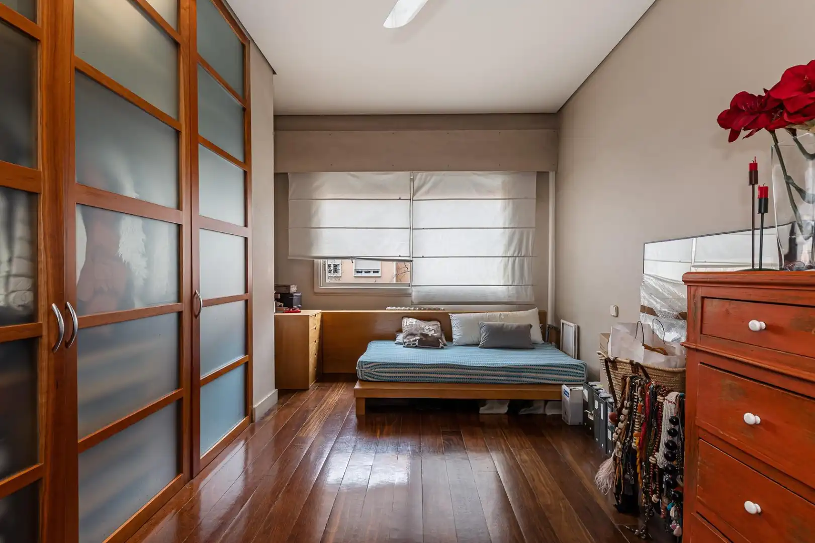 Schlafzimmer von Wohnung zum Verkauf in Madrid mit Klimaanlage und Abstellraum