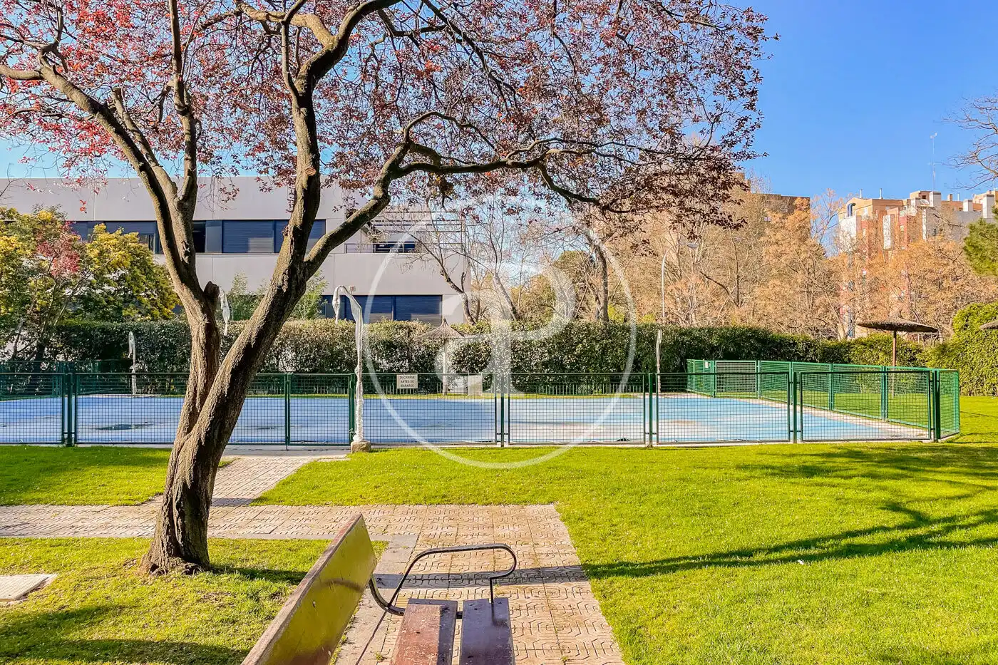 Exterior view of Flat for sale in Madrid  with Heating, Terrace and Storage room
