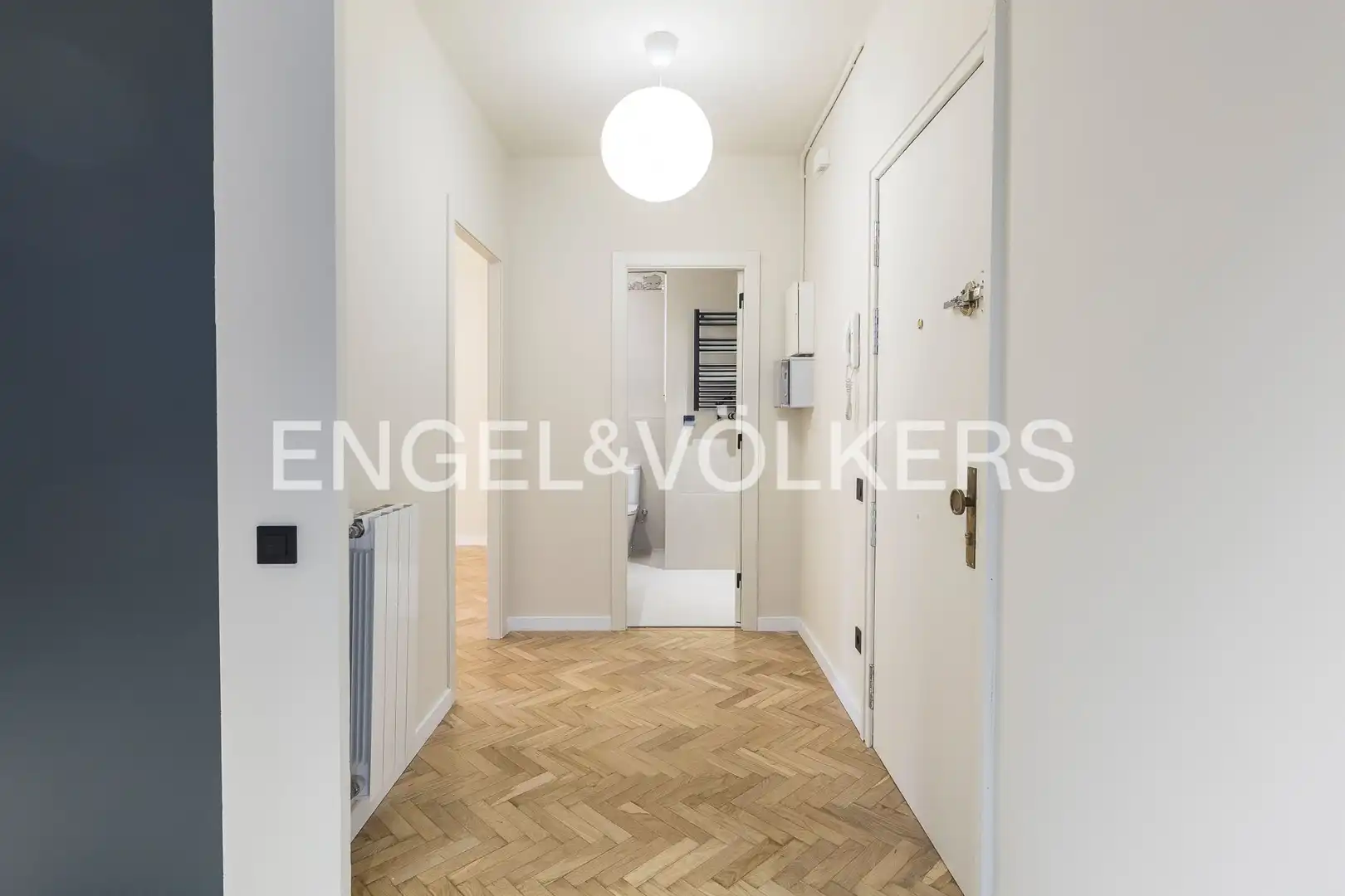 Flat for sale in Barcelona  with Air Conditioner, Heating and Parquet flooring