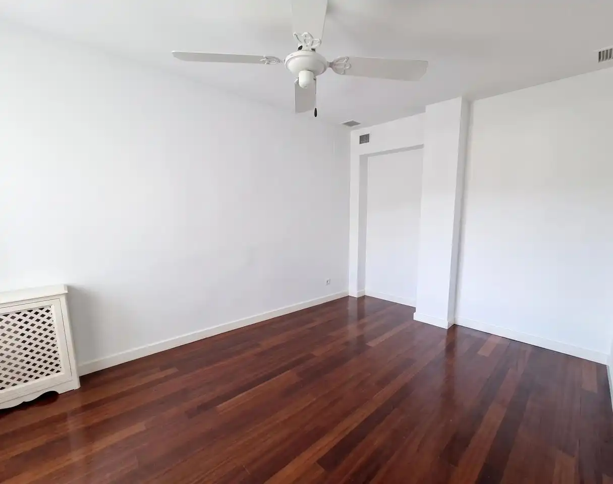 Habitación de Piso en venta en Madrid con Parquet, Trastero y Piscina comunitaria