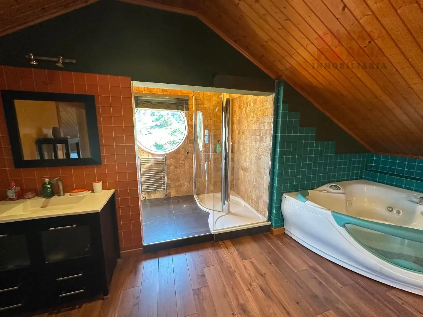 Bathroom of Houses for sale in Cangas   with Air Conditioner, Heating and Terrace