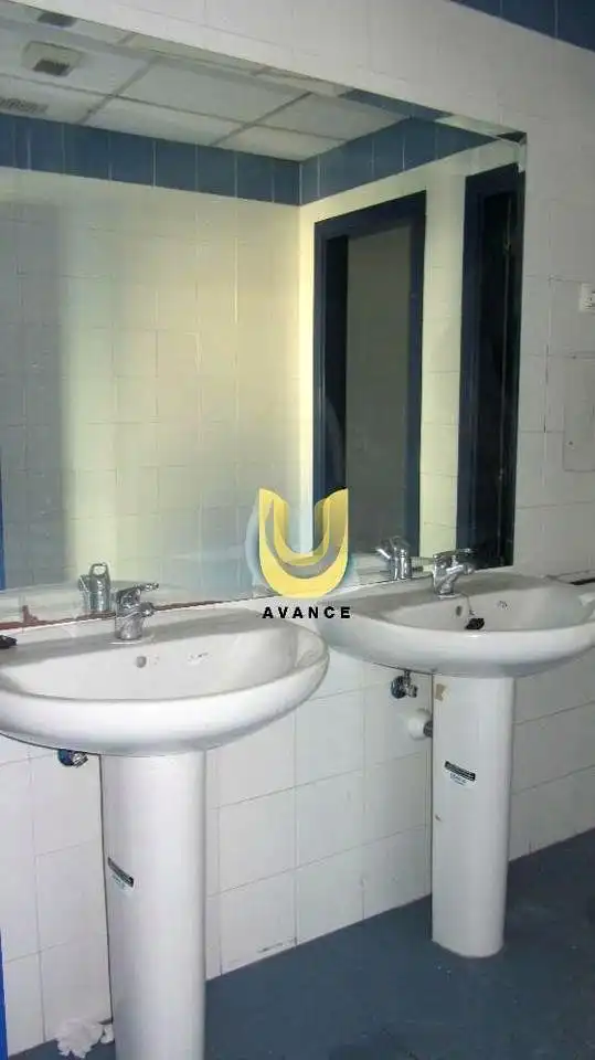 Bathroom of Industrial buildings for sale in Madrid