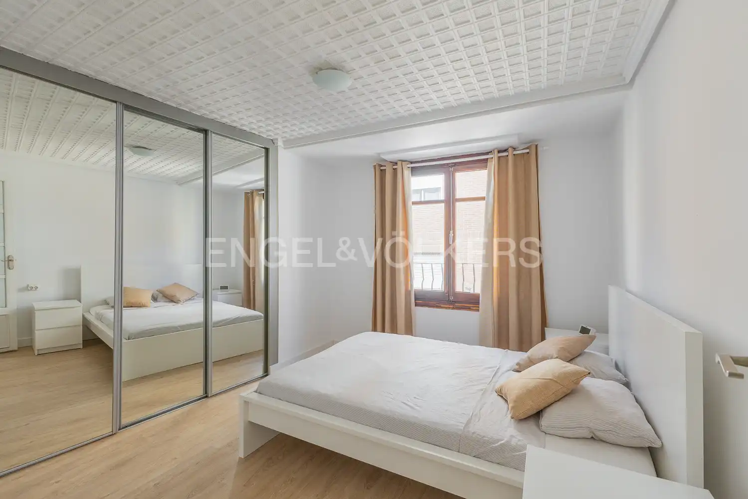 Habitación de Piso en venta en Valencia con Calefacción y Balcón