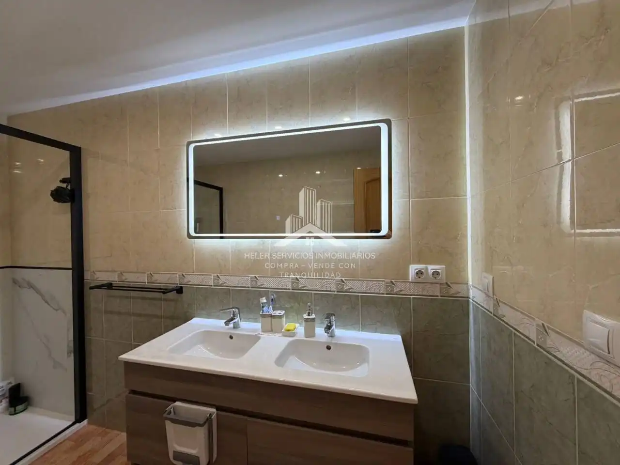 Bany de Apartament en venda en Vila-real amb Parquet, Terrassa i Traster
