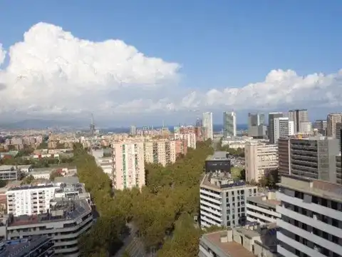 Vista exterior de Pis en venda en Barcelona amb Aire condicionat i Calefacció