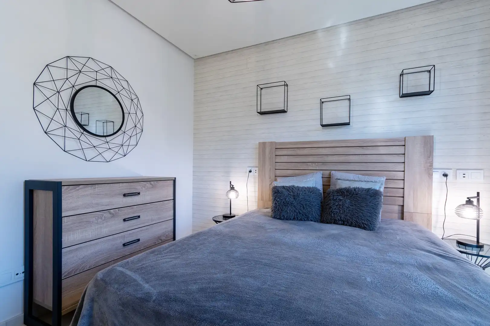 Habitación de Apartamento de alquiler en Marbella con Aire acondicionado, Terraza y Trastero