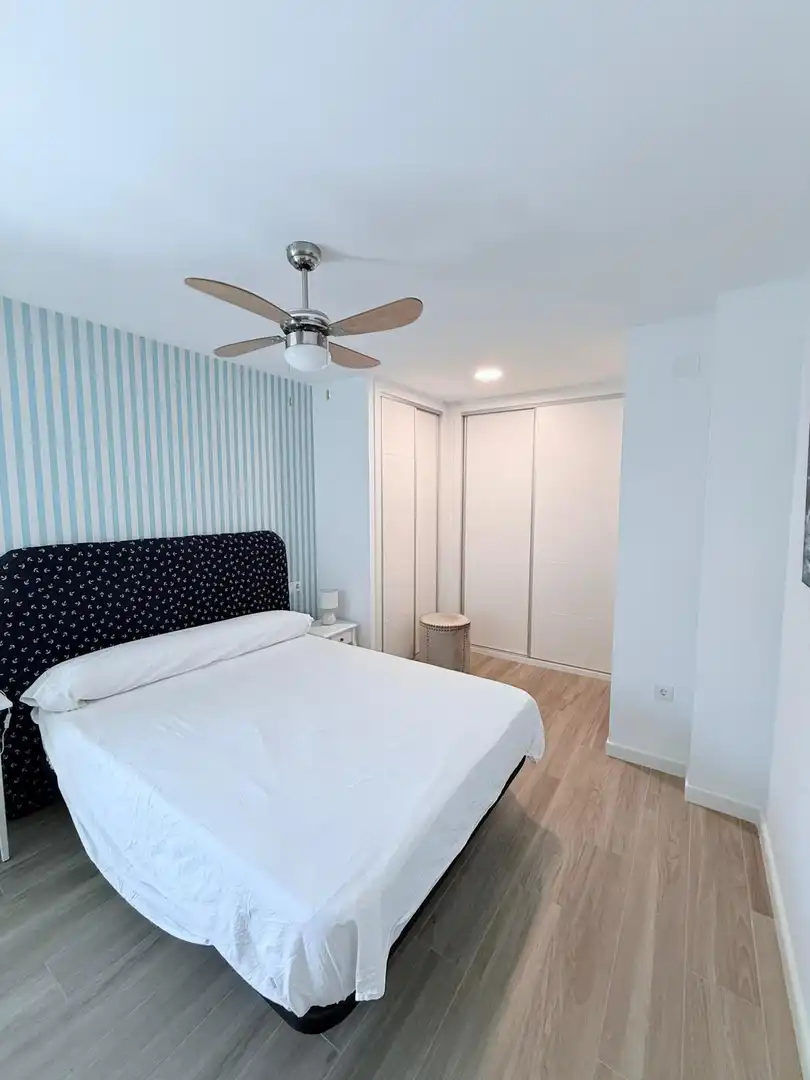 Habitación de Piso de alquiler en Vélez-Málaga con Aire acondicionado, Calefacción y Amueblado