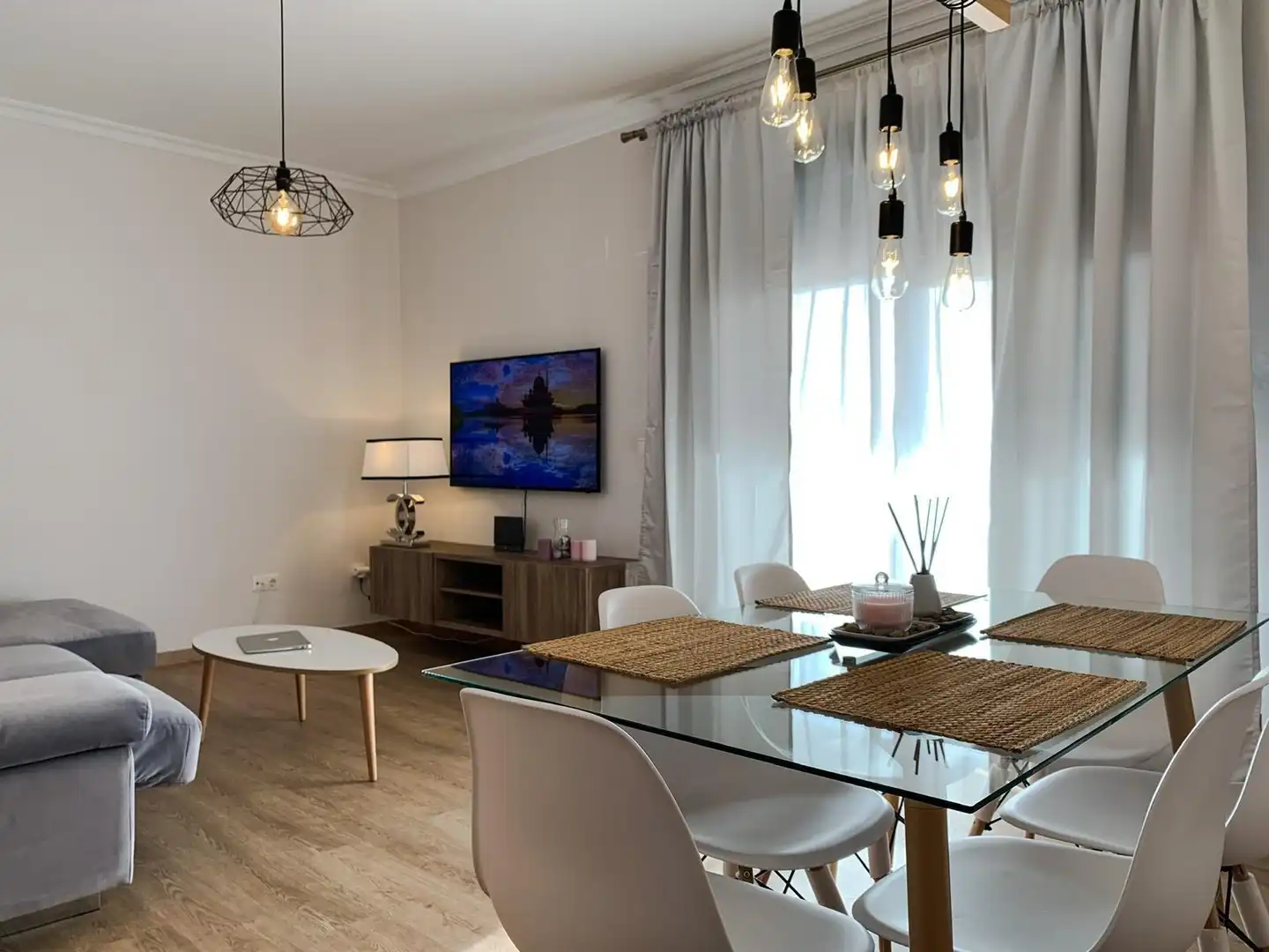 Comedor de Piso en venta en Mairena del Aljarafe con Jardín privado, Terraza y Piscina comunitaria