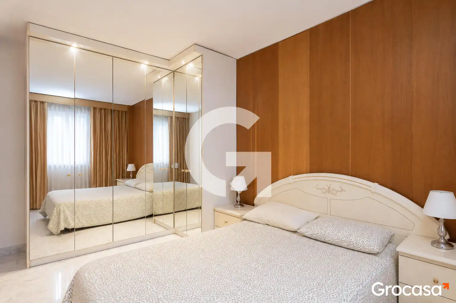 Bedroom of Flat for sale in Cornellà de Llobregat  with Air Conditioner, Furnished and Oven