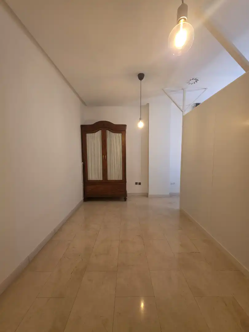 Flat for rent in Madrid  with Air Conditioner, Heating and Furnished