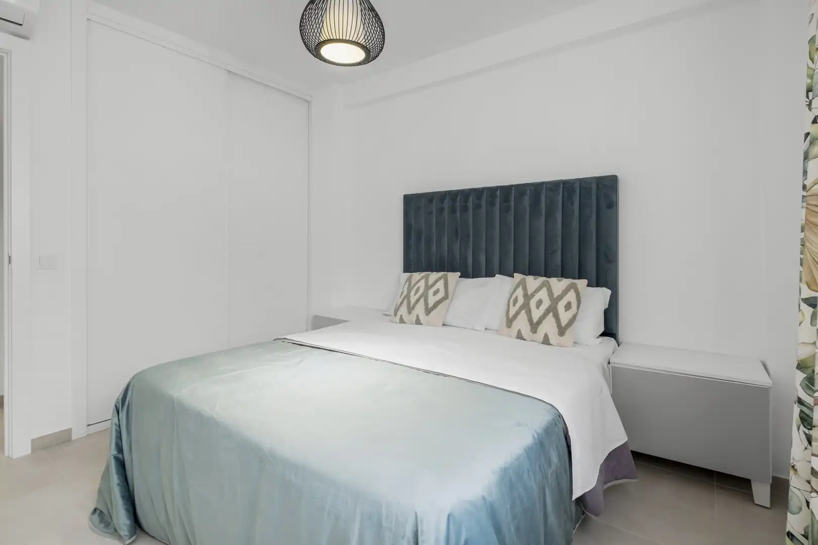 Habitación de Apartamento en venta en Estepona con Aire acondicionado, Terraza y Amueblado