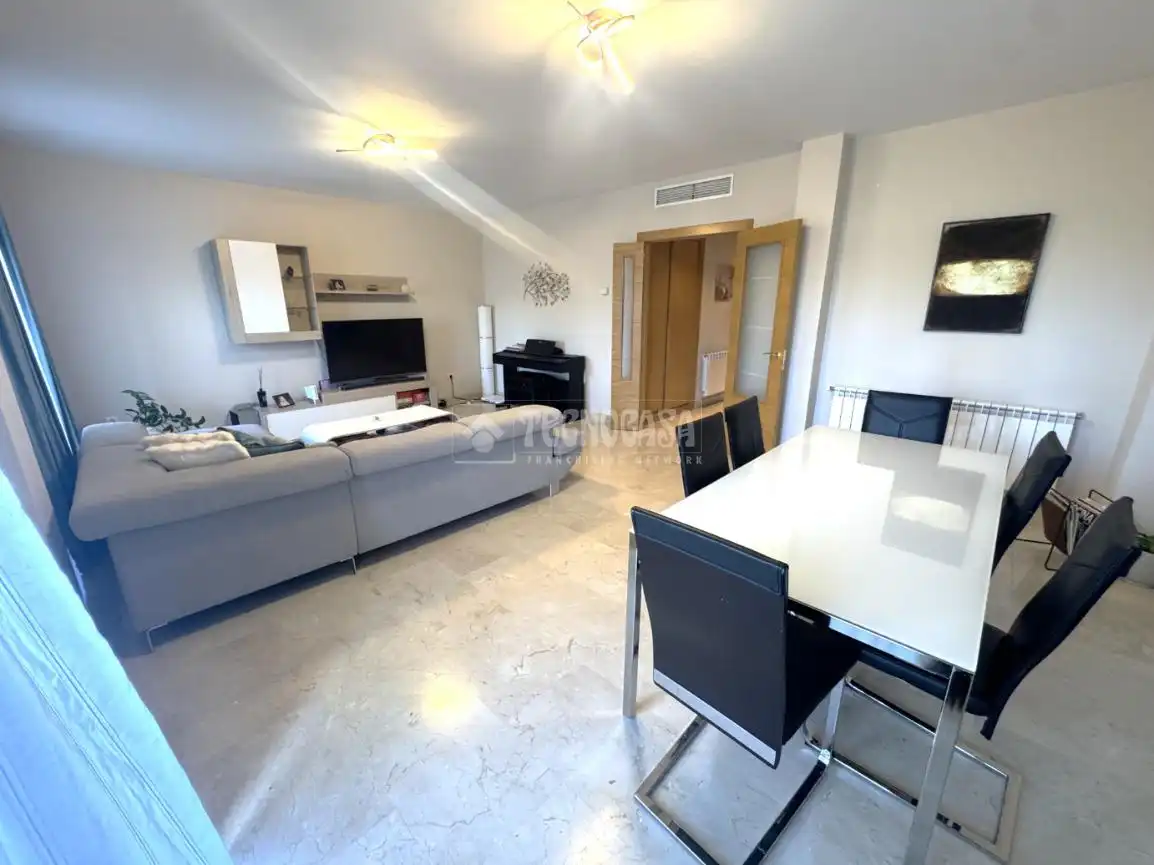 Living room of Detached homes for sale in Alcalá de Henares  with Air Conditioner, Terrace and Community pool