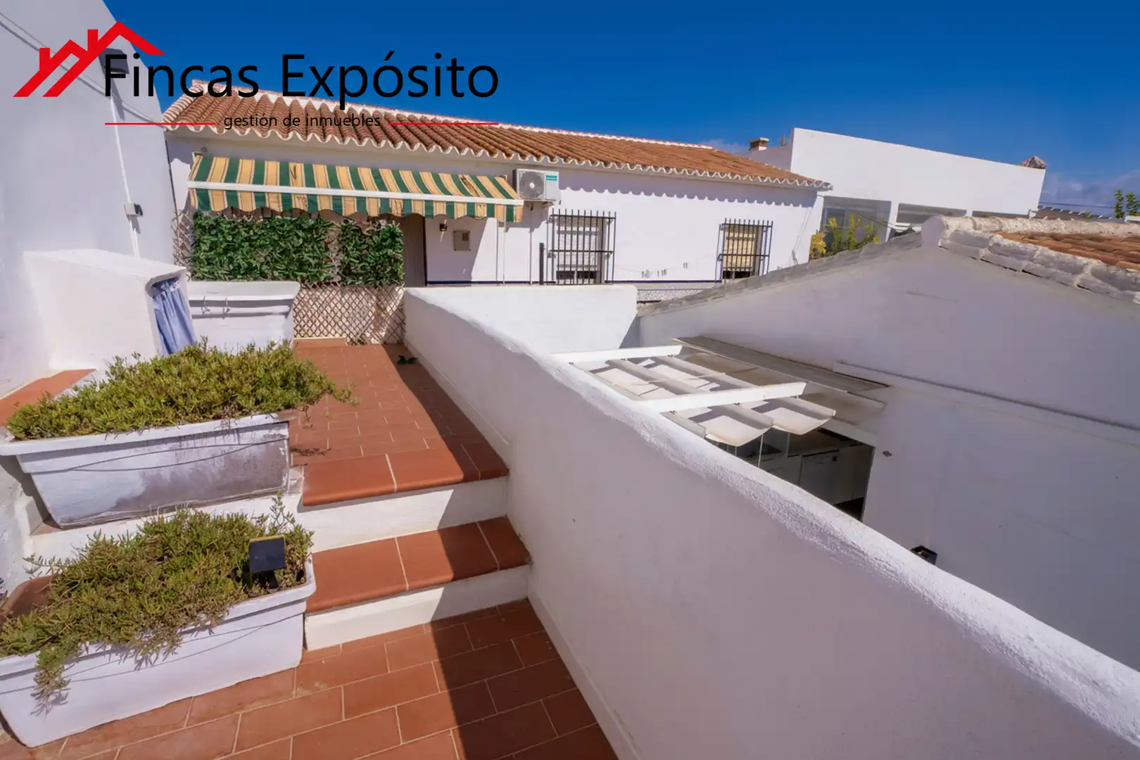 Vista exterior de Casa o xalet en venda en Vélez-Málaga amb Aire condicionat i Terrassa