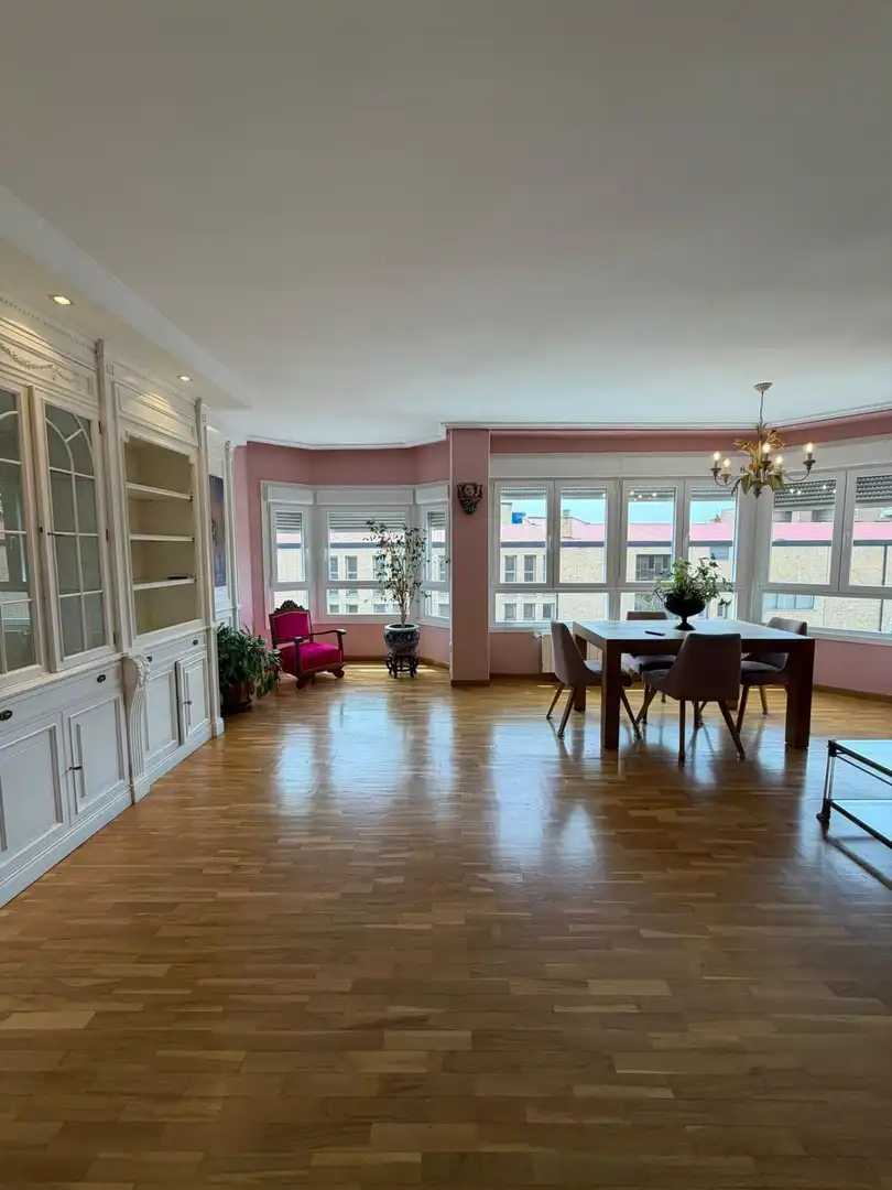 Comedor de Piso de alquiler en Madrid con Aire acondicionado, Calefacción y Parquet