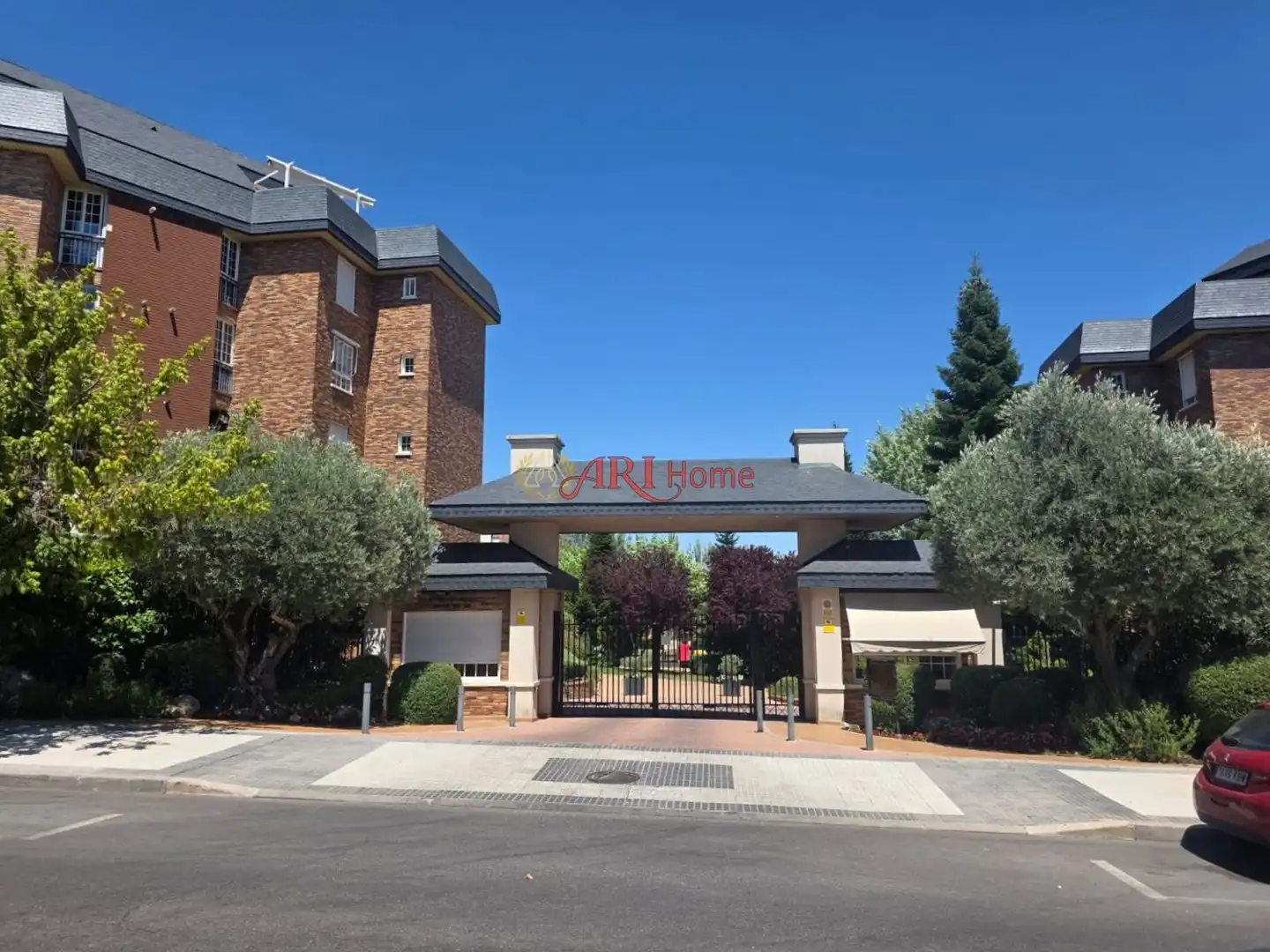 Vista exterior de Pis en venda en Majadahonda amb Aire condicionat, Calefacció i Terrassa