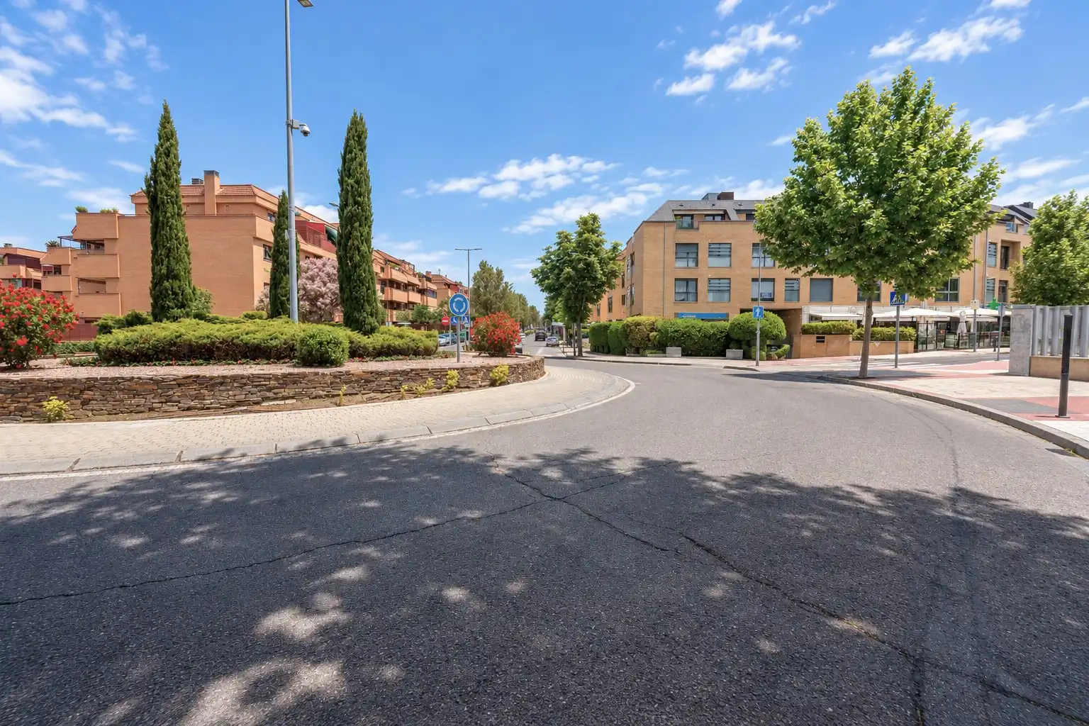 Exterior view of Flat for sale in Las Rozas de Madrid  with Air Conditioner, Heating and Private garden