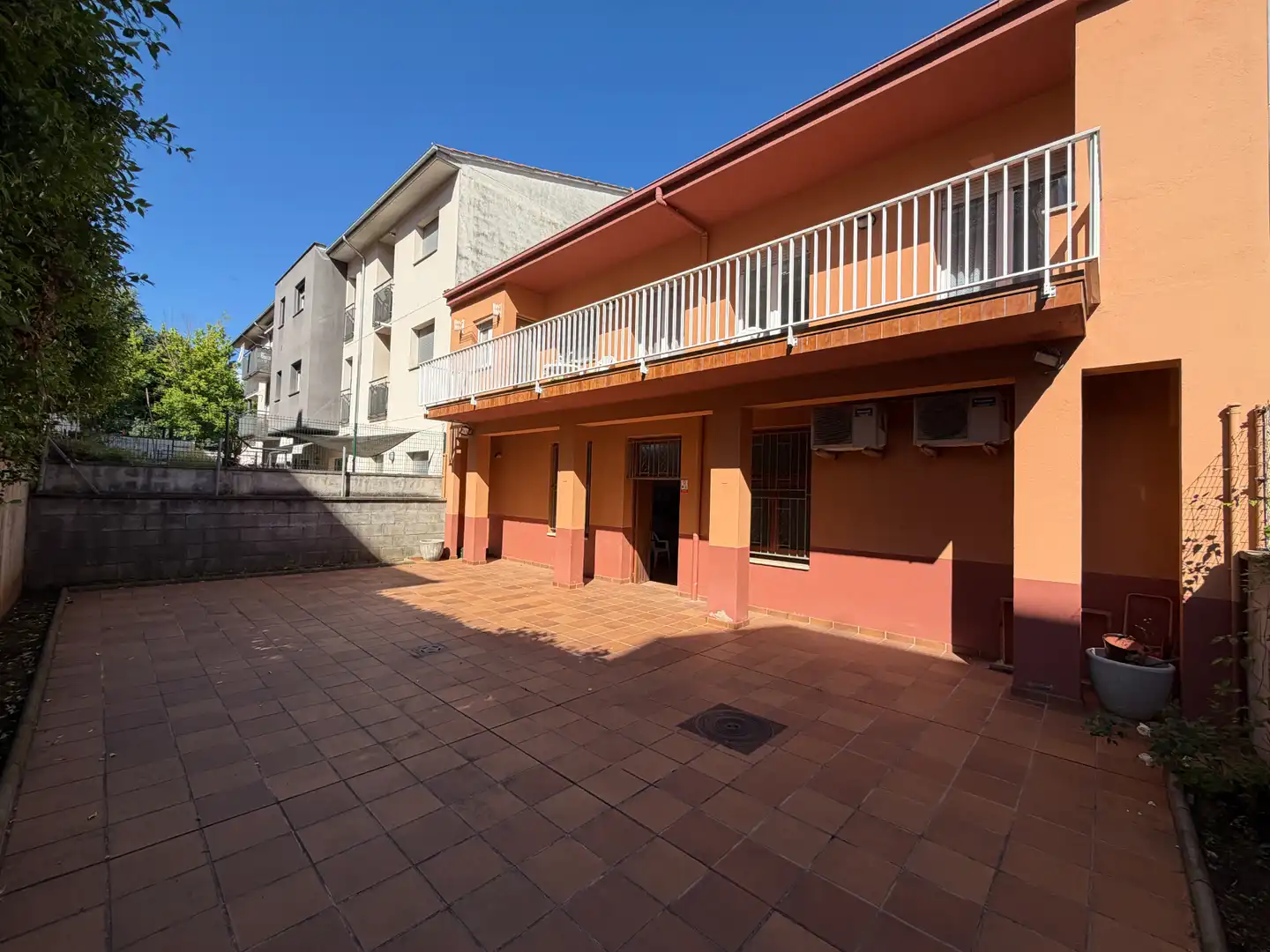 Vista exterior de Casa o xalet en venda en Olot amb Calefacció i Terrassa