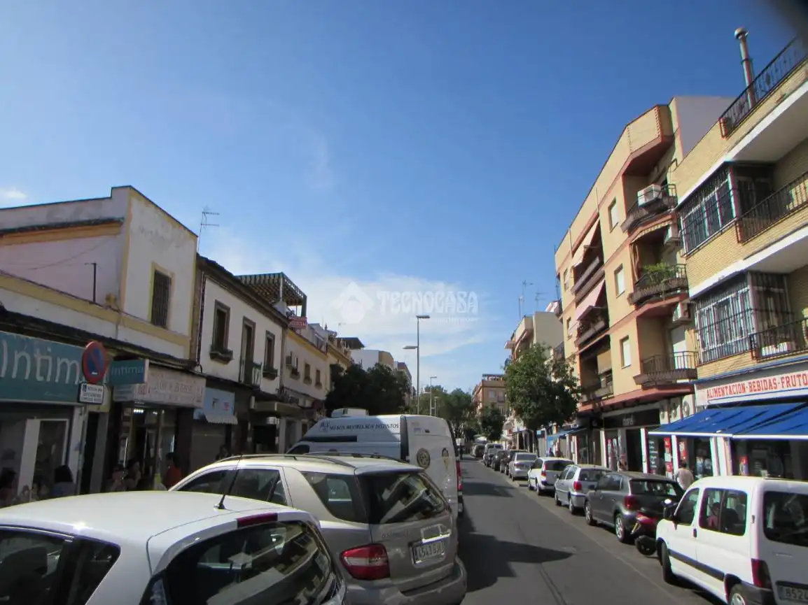 Vista exterior de Piso en venta en Sevilla con Amueblado