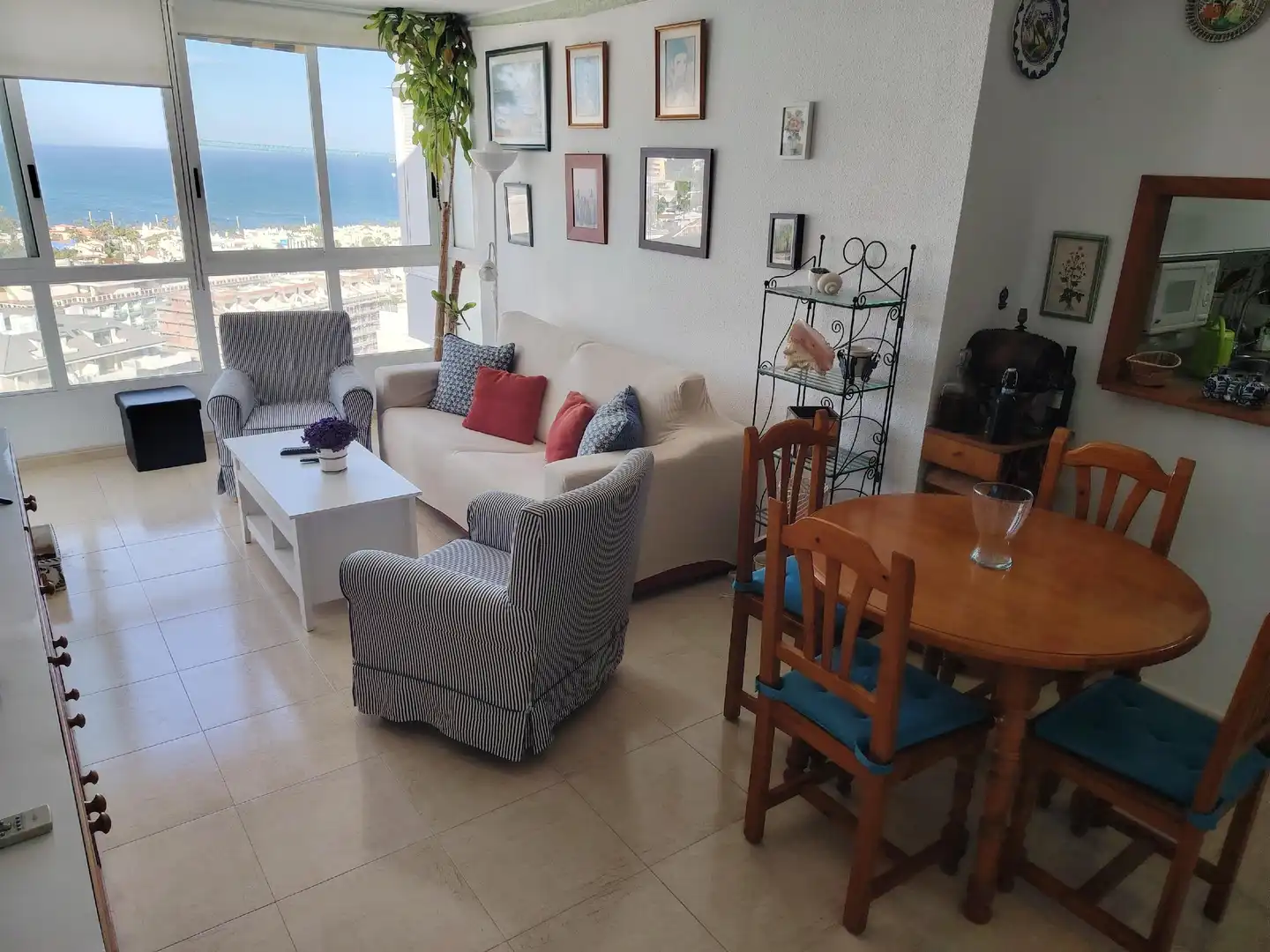 Appartement compact avec piscine à vendre à Puerto Marina