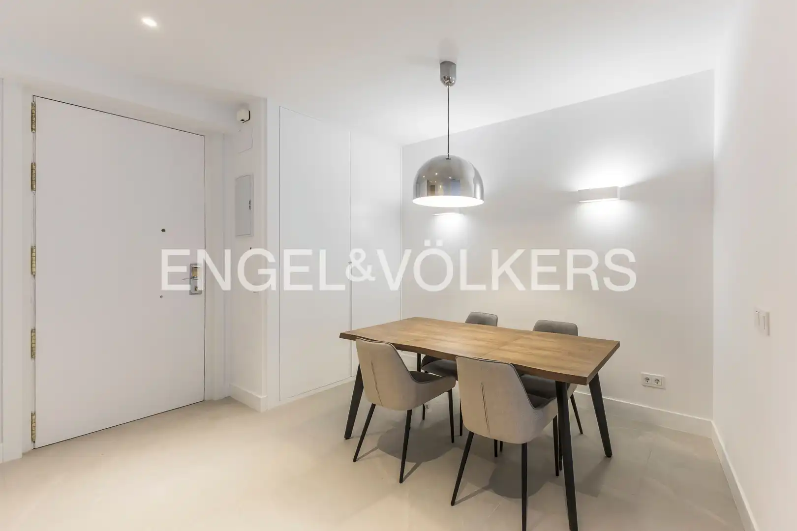 Comedor de Piso de alquiler en Madrid con Aire acondicionado, Calefacción y Amueblado