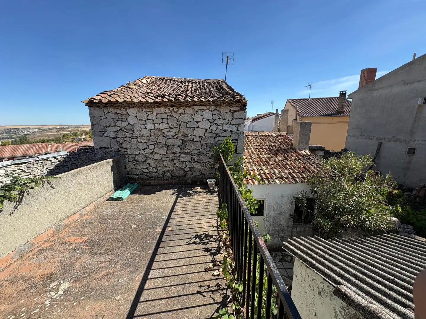 Vista exterior de Finca rústica en venta en Canalejas de Peñafiel con Jardín privado, Terraza y Amueblado