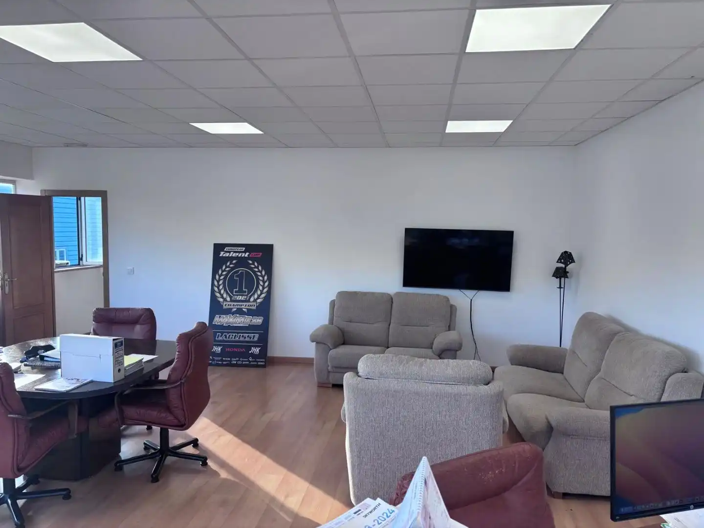 Office for sale in Alovera  with Air Conditioner, Heating and Internet