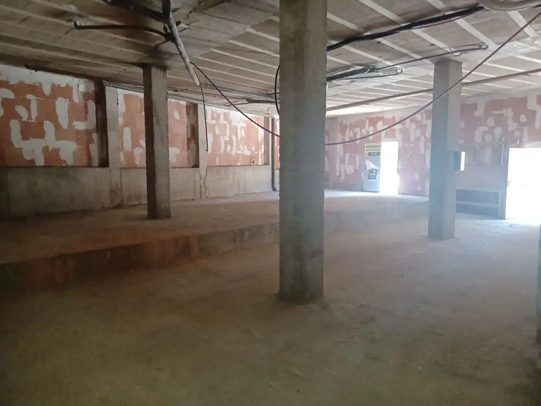 Local commercial à vendre à Calle Ramón Almazán 13, imagen 2
