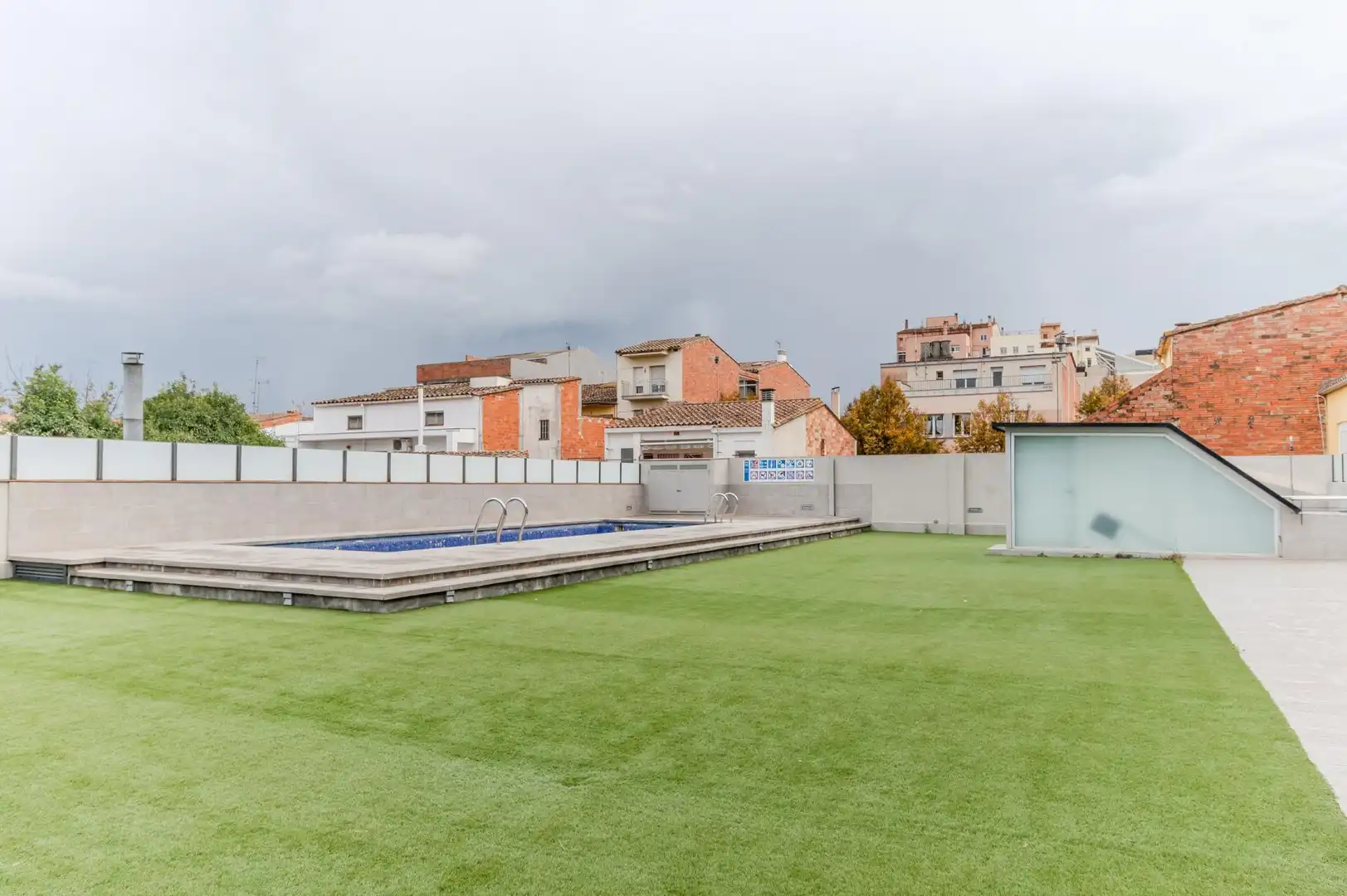 Piscina de Ático en venta en Salt con Calefacción, Piscina y Horno