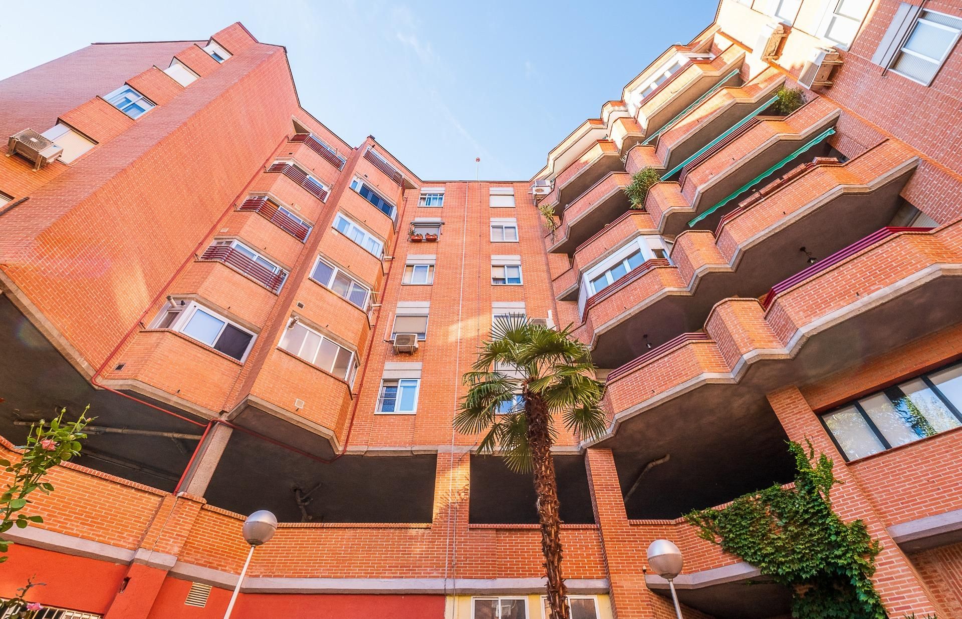 Exterior view of Flat for sale in Tres Cantos  with Heating, Private garden and Parquet flooring