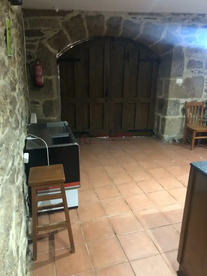 Cuina de Local en venda en A Pobra de Trives  amb Aire condicionat i Moblat