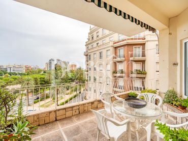 Appartamento con balcone in vendita a L'Eixample