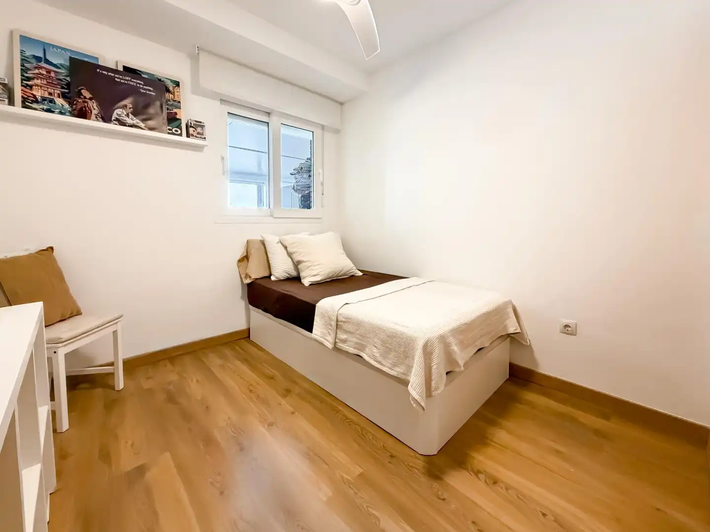 Schlafzimmer von Dachboden zum Verkauf in Museros mit Klimaanlage, Terrasse und Abstellraum