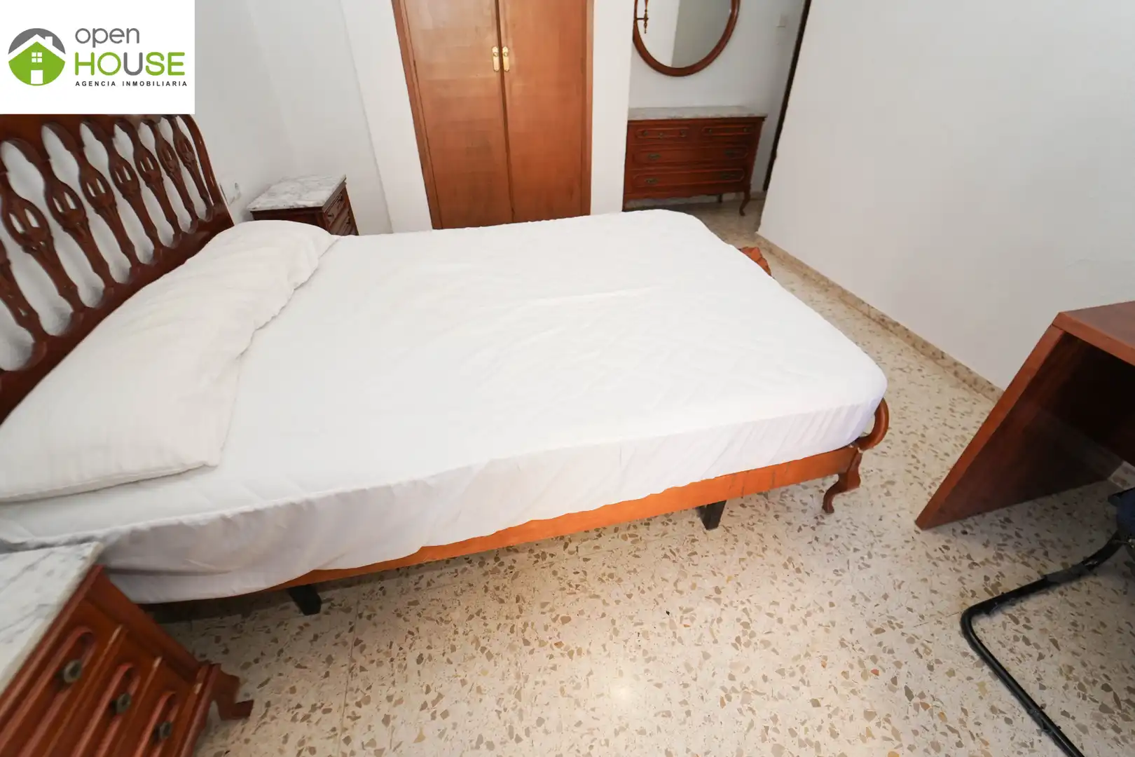 Bedroom of Flat for rent in Granada  with Heating, Furnished and Oven