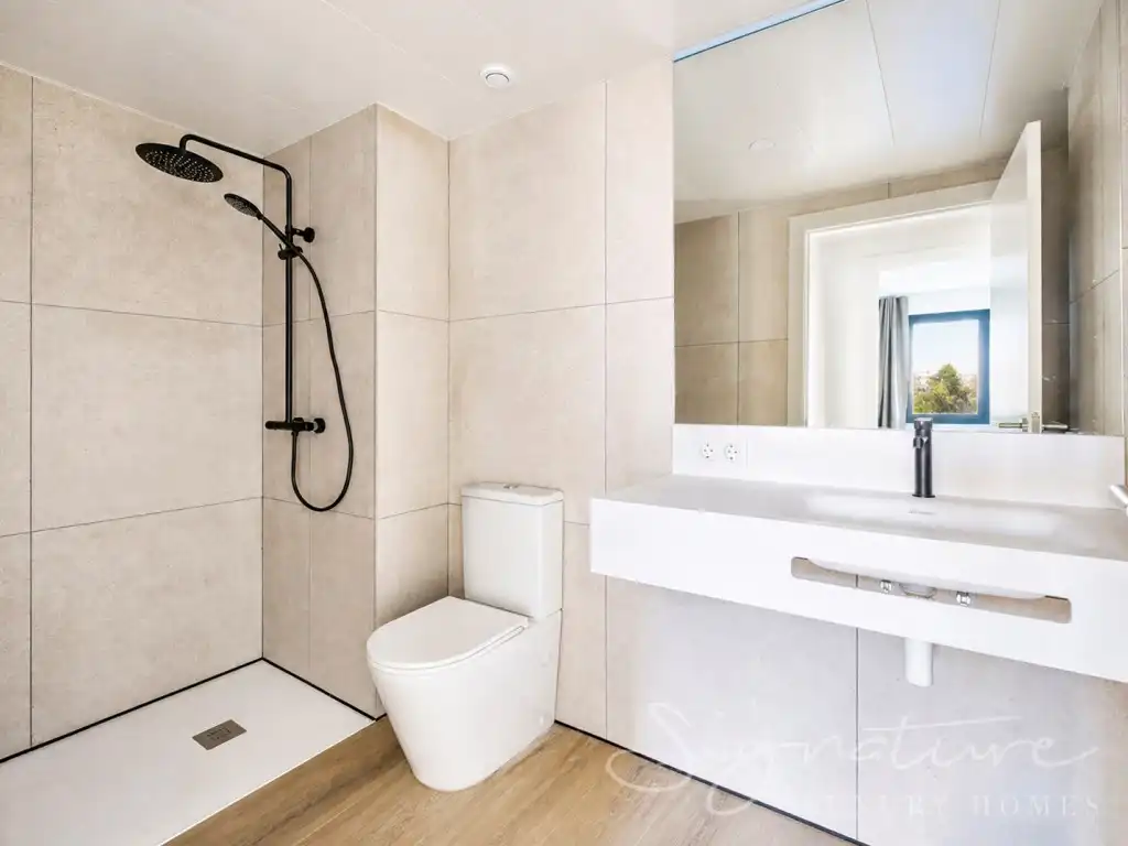 Baño de Piso de alquiler en Abrera con Aire acondicionado, Terraza y Piscina