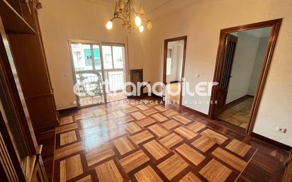 Sala d'estar de Pis de lloguer en  Madrid Capital amb Parquet i Rentadora