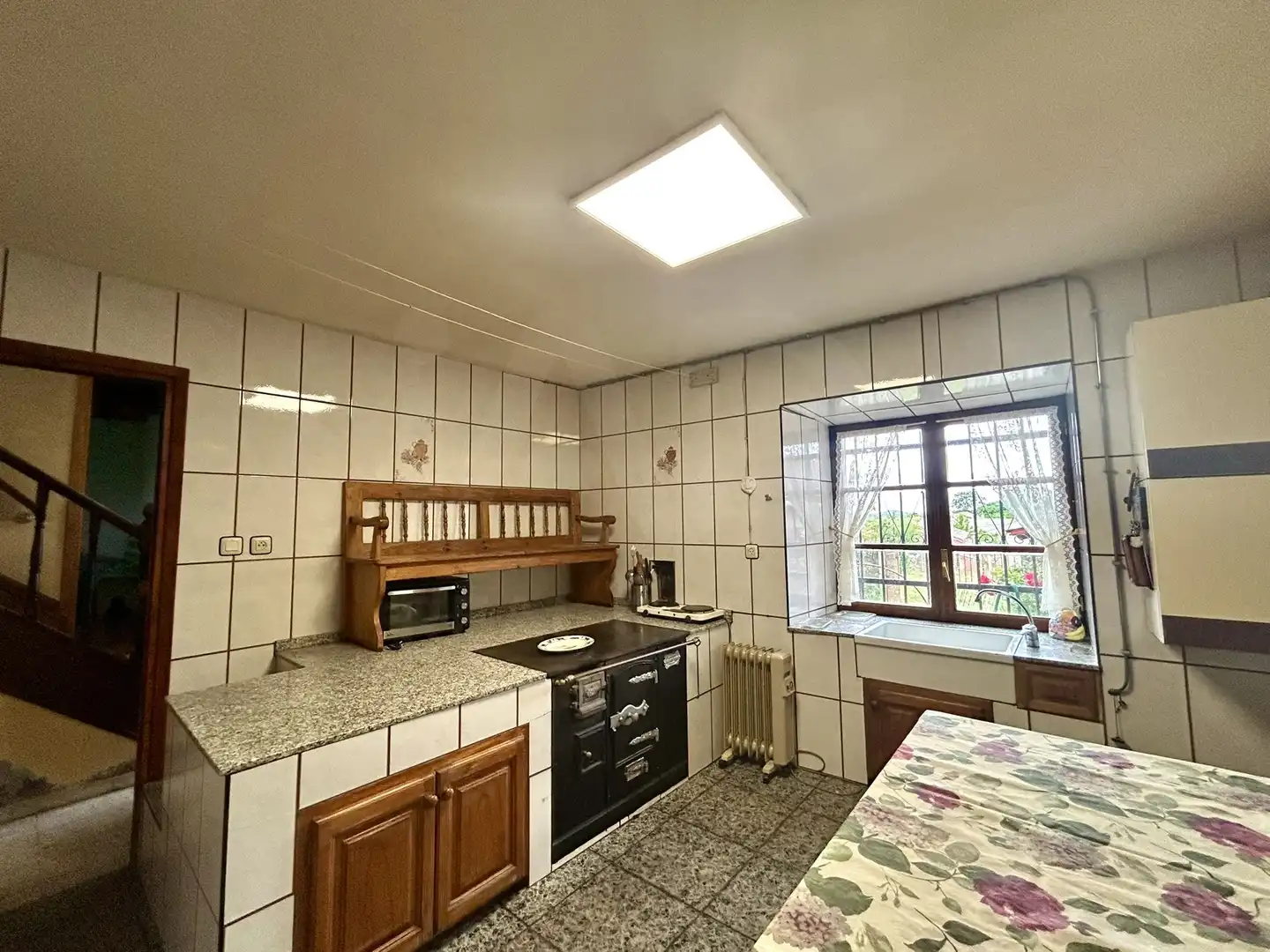 Cocina de Finca rústica en venta en Riello con Calefacción