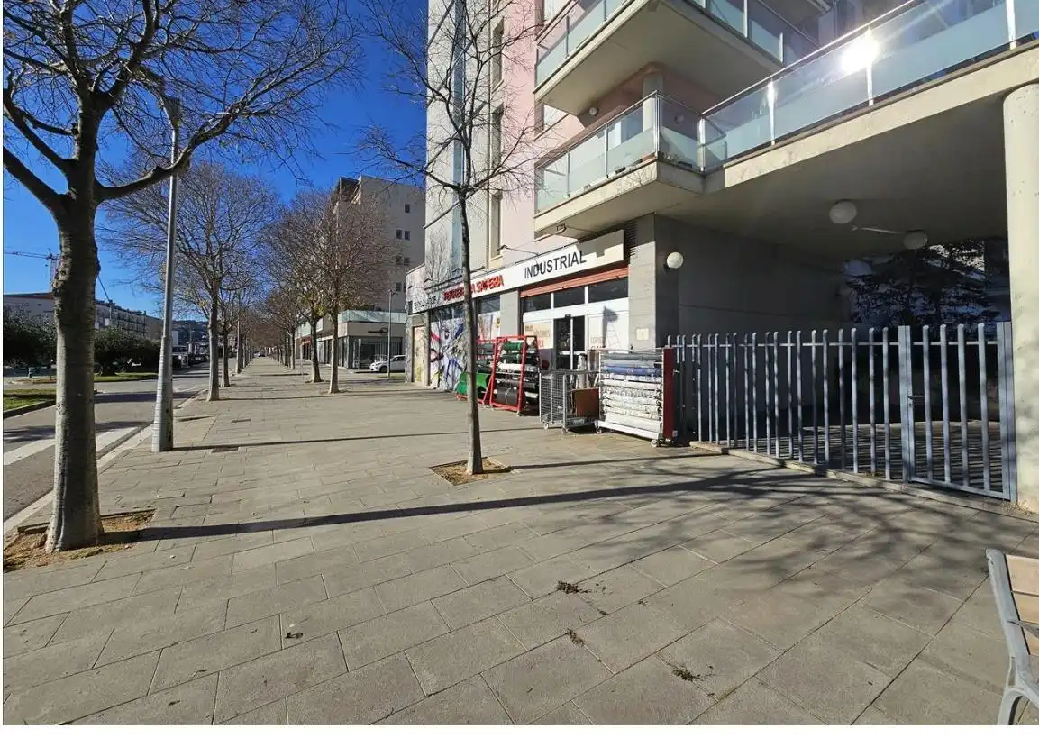 Business premises for sale in Josep Pla, imagen 3
